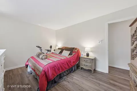 Bedroom - 840 Sheldon Ct #A, Wheaton, IL 60187 photo 1 of 3