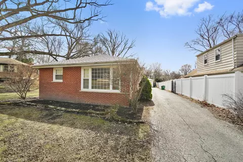 437 W Eugenia St, Lombard, IL 60148