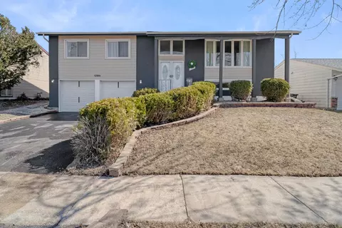 17811 Arlington Dr, Country Club Hills, IL 60478