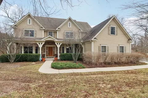 1005 Bridle Ln, Cary, IL 60013