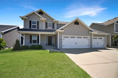 1204 Ledgestone Dr, Normal, IL 61761
