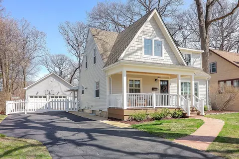4931 Northcott Ave, Downers Grove, IL 60515