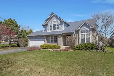 18400 W Meander Dr, Grayslake, IL 60030