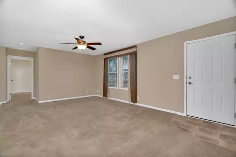 407 E James St, Dwight, IL 60420 photo 3