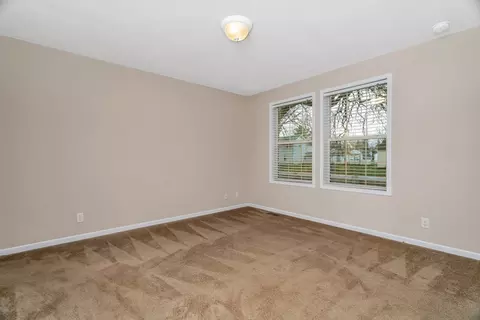407 E James St, Dwight, IL 60420 photo 15