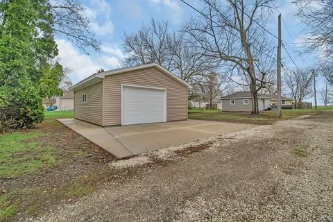 407 E James St, Dwight, IL 60420 photo 20