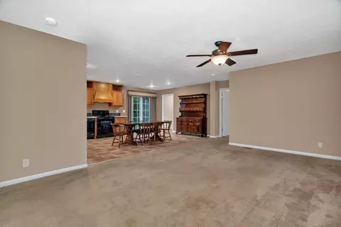 407 E James St, Dwight, IL 60420 photo 5