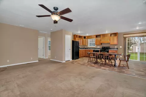 407 E James St, Dwight, IL 60420 photo 4