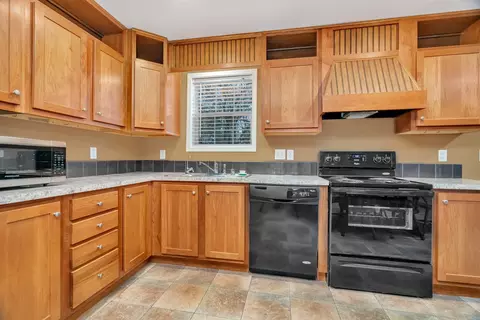 407 E James St, Dwight, IL 60420 photo 8