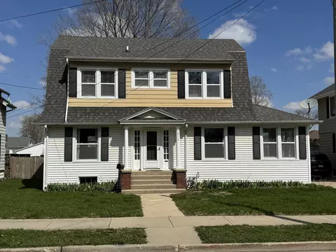 1013 W 3rd St, Dixon, IL 61021