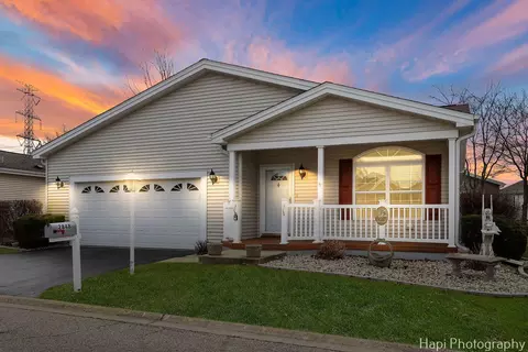 2848 Gateway Cir, Grayslake, IL 60030