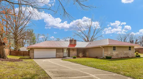 8 Sheral Dr, Danville, IL 61832