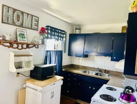 880 S 4th Ave, Kankakee, IL 60901 photo 3