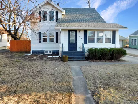 523 Lawn Dr, Loves Park, IL 61111