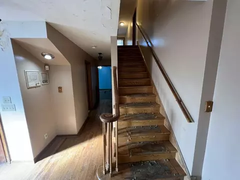 Entry Way - Undisclosed, Chicago, IL 60619 photo 1 of 3