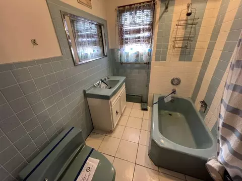 Bath - Undisclosed, Chicago, IL 60619 photo 2 of 6