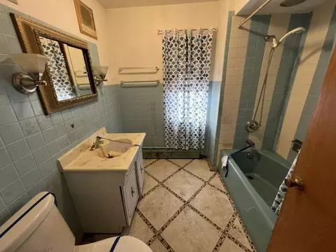 Bath - Undisclosed, Chicago, IL 60619 photo 1 of 6