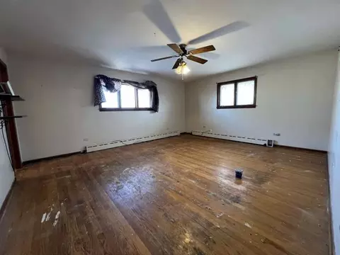 Living - Undisclosed, Chicago, IL 60619 photo 7 of 7