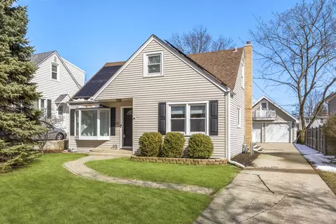 41 S Illinois Ave, Villa Park, IL 60181