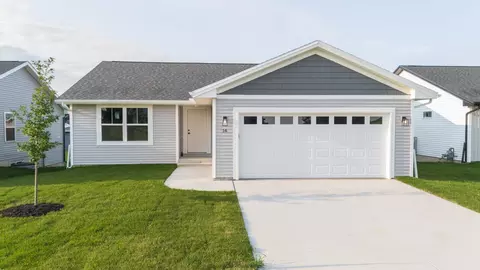 14 Misty Ln, Bloomington, IL 61705
