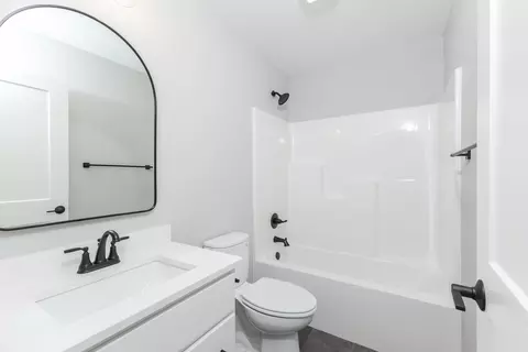 Bath - 14 Misty Ln, Bloomington, IL 61705 photo 3 of 3