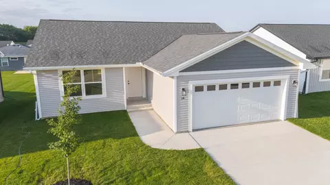 Exterior - 14 Misty Ln, Bloomington, IL 61705 photo 2 of 5