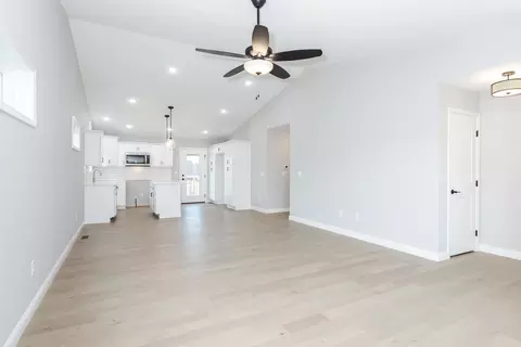 Living - 14 Misty Ln, Bloomington, IL 61705 photo 1 of 3