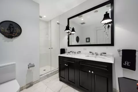 63 Elm St, Chicago, IL 60611 photo 25