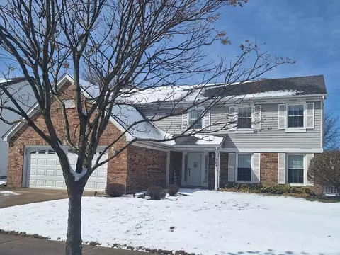 904 Heritage Dr, Mount Prospect, IL 60056