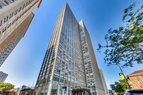 655 W Irving Park Rd #3216, Chicago, IL 60613