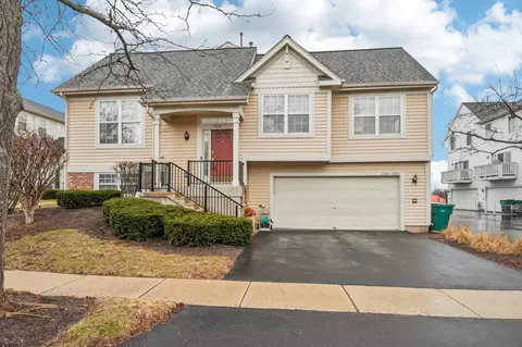1081 Manchester Cir, Grayslake, IL 60030