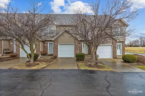 470 S Peace Rd, Sycamore, IL 60178