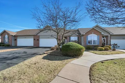 17017 Goose Ln, Lockport, IL 60441