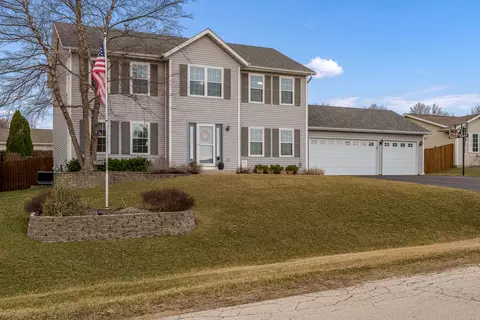 11194 Lemon Grass Ln, Roscoe, IL 61073