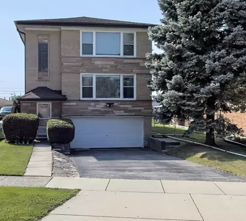 81 Dover Dr, Des Plaines, IL 60018