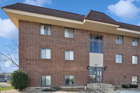 221 E Janata Blvd #3B, Lombard, IL 60148
