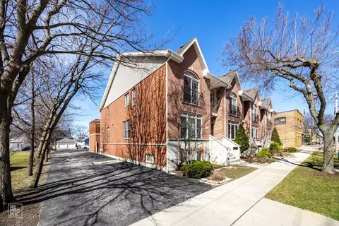 152 S Center St, Bensenville, IL 60106