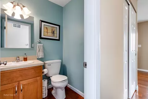 Bath - 1836 Periwinkle Dr, Morris, IL 60450 photo 1 of 4