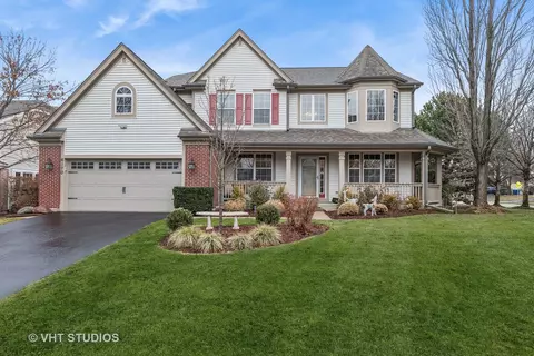 6170 Oakmont Ln, Gurnee, IL 60031