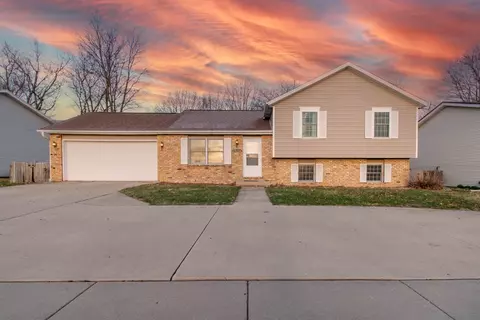 1210 Airport Rd, Bloomington, IL 61704