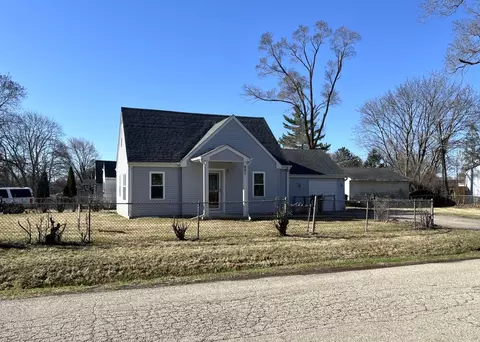 901 Flintwood Ct, Round Lake Heights, IL 60073