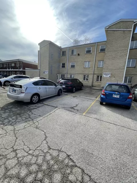Exterior - 1250 E Washington St #10, Des Plaines, IL 60016 photo 1 of 3