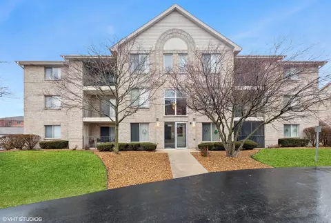 6830 Ridge Point Dr #3A, Oak Forest, IL 60452
