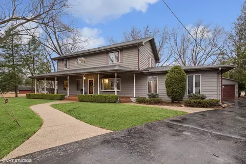 526 S Circle Ave, Port Barrington, IL 60010