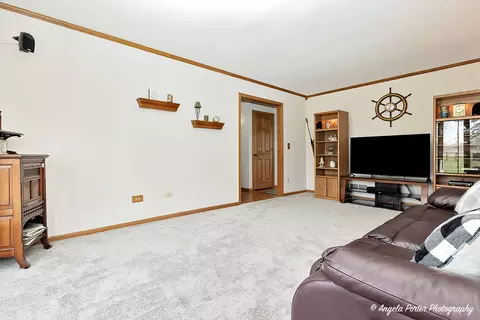 4208 Florence Dr, Johnsburg, IL 60051 photo 5