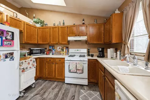 Kitchen - 507 4th Ave, Marengo, IL 60152 photo 3 of 3