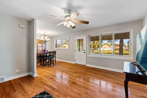 8621 43rd St, Lyons, IL 60534 photo 5