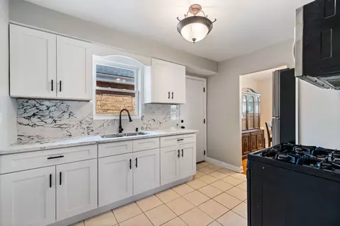 8621 43rd St, Lyons, IL 60534 photo 6