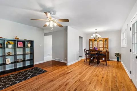 8621 43rd St, Lyons, IL 60534 photo 3