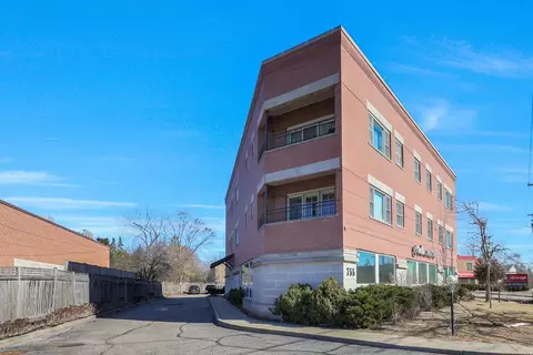 755 N Milwaukee Ave #2B, Glenview, IL 60025